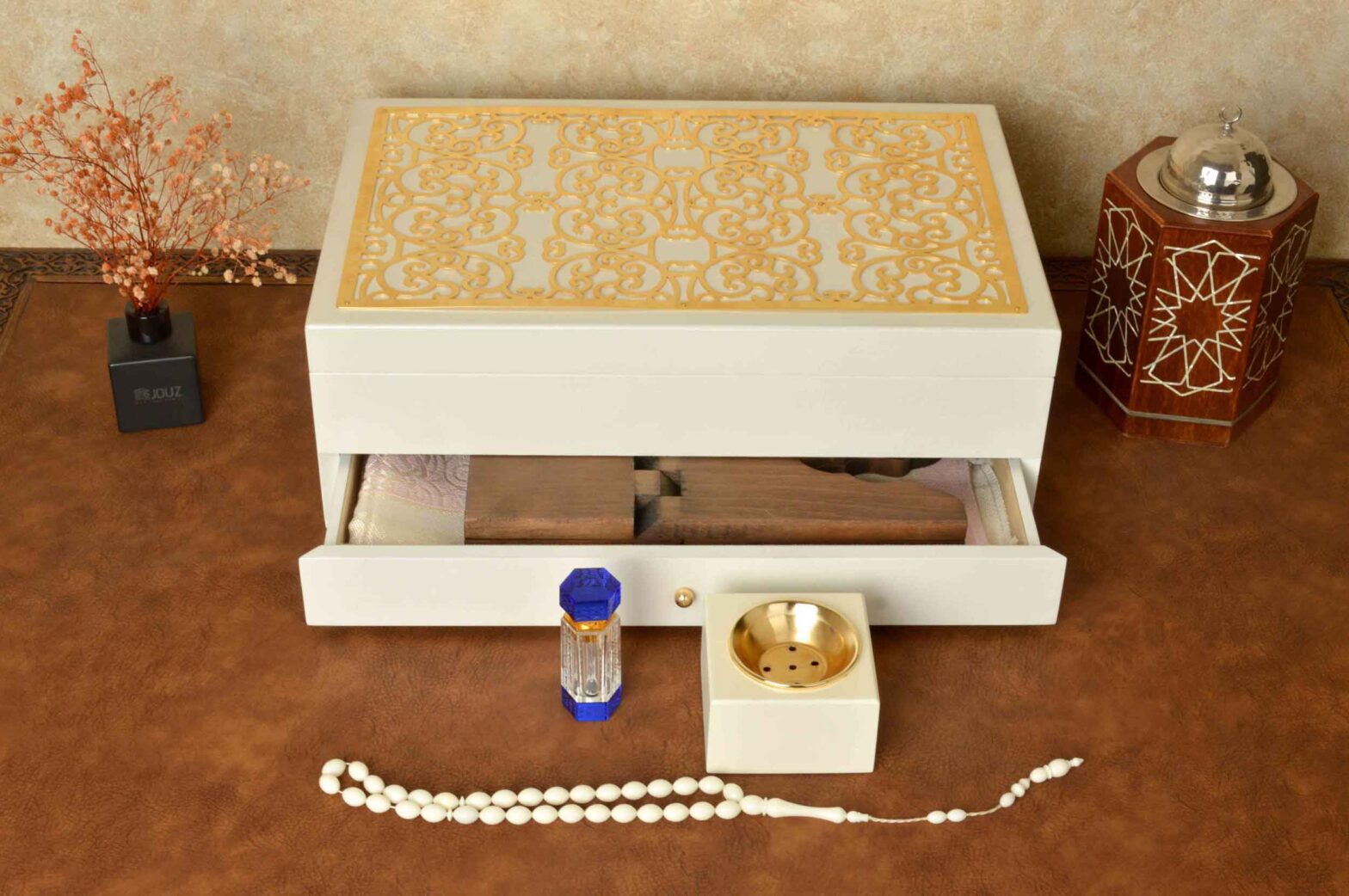 Arabian oud gift box type2, including Perfume & Quran